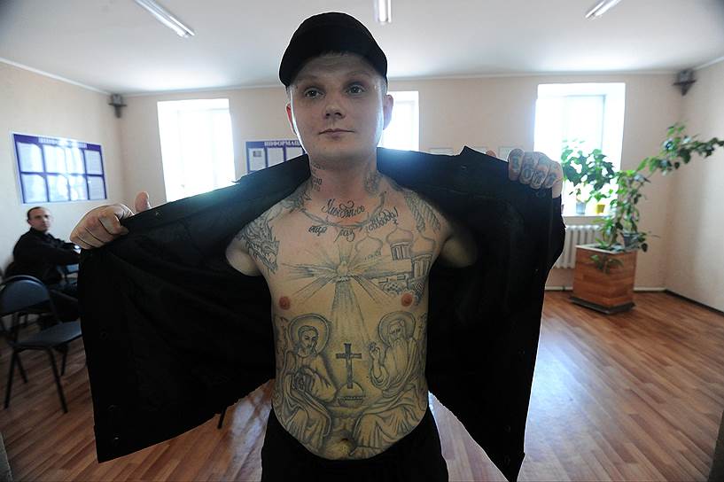 Татуировка на теле заключенного.
Средний срок отбывания наказания во Владимирском централе составляет от 5 до 10 лет
