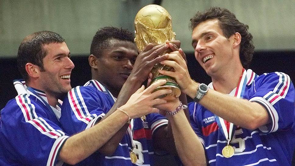 1998 год. Сборная Франции впервые стала чемпионом мира по футболу, обыграв в финале сборную Бразилии со счетом 3:0