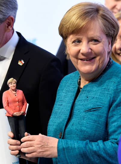Ангела Меркель обожает писать SMS. При 
этом у нее отключена голосовая почта, так как опасается, что может забыть ответить на сообщение