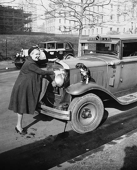 1925 год. В США официально объявлено, что женщины могут быть водителями автомобилей не хуже мужчин