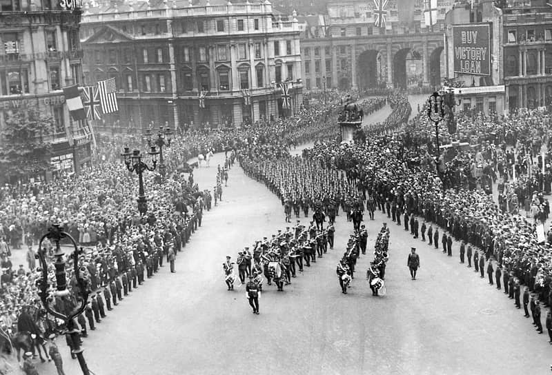 1919 год. В Лондоне прошел парад победы, в честь окончания Первой мировой войны и победы Антанты
