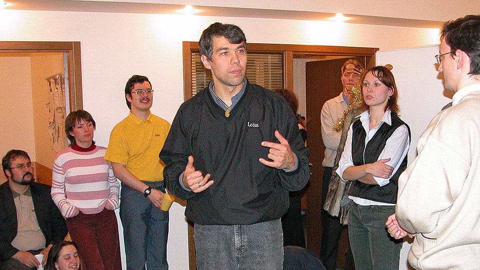 Илья Сегалович стал главным разработчиком «Яндекса», проиндексировавшего весь руссскоязычный интернет и вышедшего на рынок в 1997 году. При запуске компании для хранения индекса хватало одного сервера
