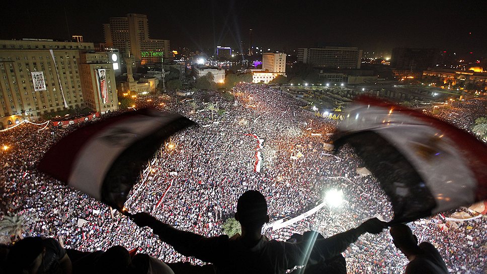 По данным полиции Египта, в ночь с 26 на 27 июля на улицы страны вышло около миллиона человек