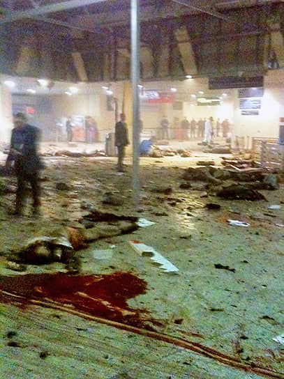 24 января 2011 год — взрыв в аэропорту Домодедово. Взрывное устройство привел в действие террорист-смертник. Погибли 37 человек, 130 человек получили ранения. Ответственность за теракт взял на себя Доку Умаров, заявивший, что взрыв был произведен по его личному приказу и что Россию ждут другие подобные теракты