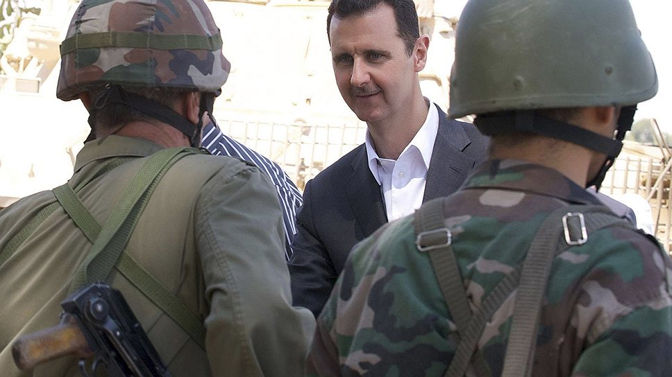 Президент Сирии Башар Асад ( в центре)