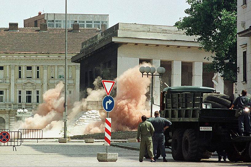 1999 год. В Софии с пятой попытки взорван мавзолей, где до 1990 года лежало тело Георгия Димитрова