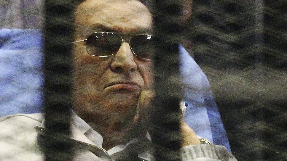 22 августа. Экс-президента Египта Хосни Мубарака перевели под домашний арест