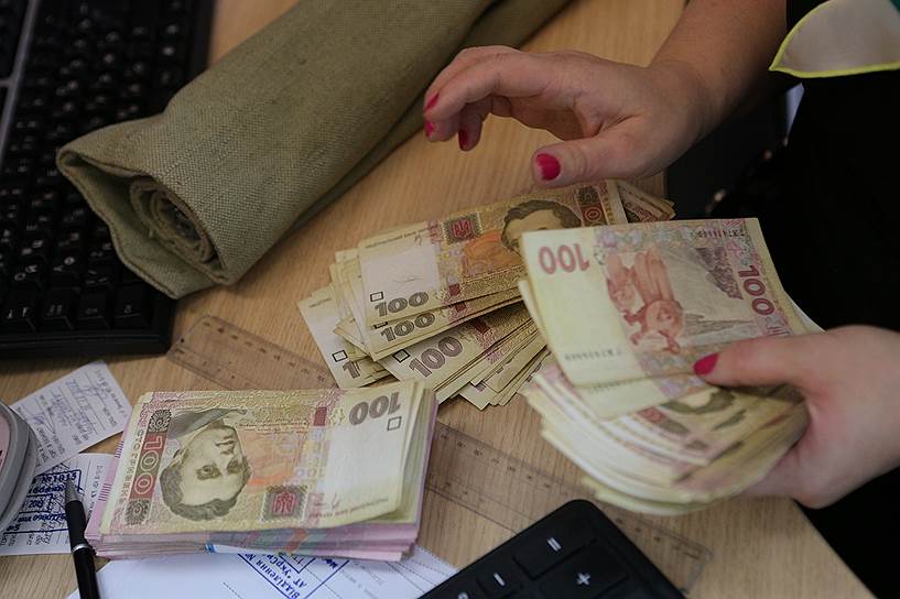 1996 год. На Украине введена новая валюта — гривна