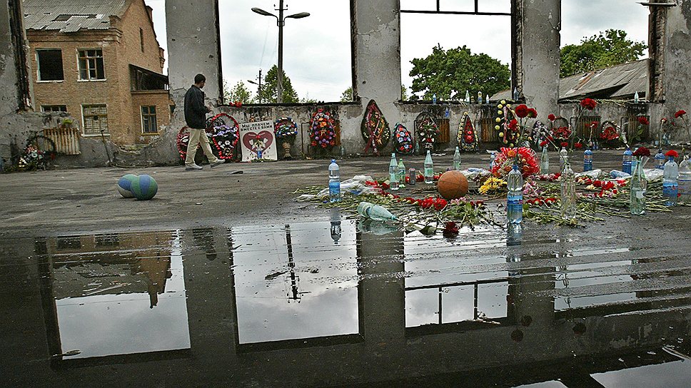 Теракт в Беслане 1 сентября 2004 года унес жизни 334 человек, включая 186 детей. 1 сентября в России — день памяти этих жертв 