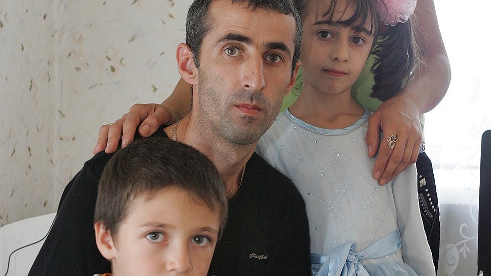 Семья Егоян, скорее всего, будет жить в эвакуационном пункте до весны