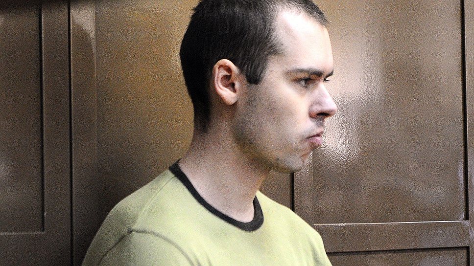 Дмитрий Виноградов, расстрелявший шестерых коллег, во время заседания Московского городского суда