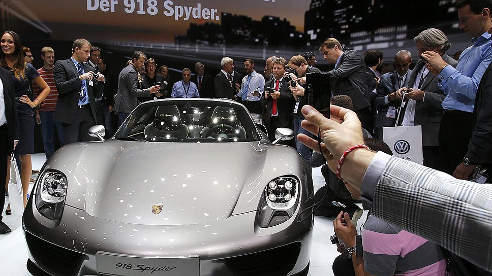 Новый гибридный автомобиль Porsche 918 Spyder