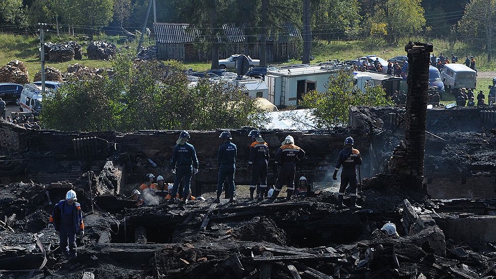 По данным Следственного комитета России (СКР), причиной возгорания стал один из пациентов интерната, который поджег свою кровать и себя