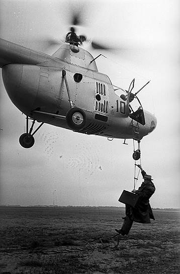1948 год. Состоялся первый свободный полет вертолета Ми-1 конструкции ОКБ Михаила Миля 