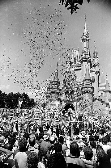 1971 год. Во Флориде открыто самое крупное в мире место развлечений — Disney World