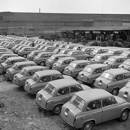 1960 год. С конвейера сошел первый «Запорожец» (ЗАЗ-965), получивший в народе прозвище «горбатый»