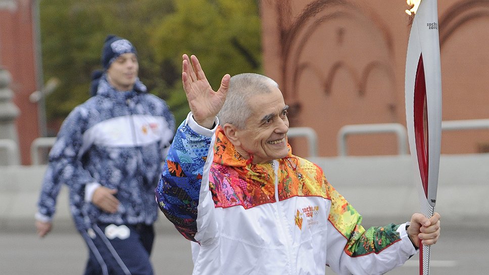 Глава Роспотребнадзора, главный санитарный врач России Геннадий Онищенко во время эстафеты олимпийского огня 