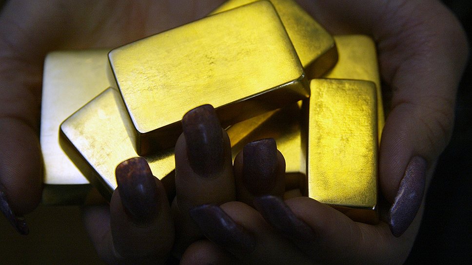Как инвесторы распродают золото ради акций