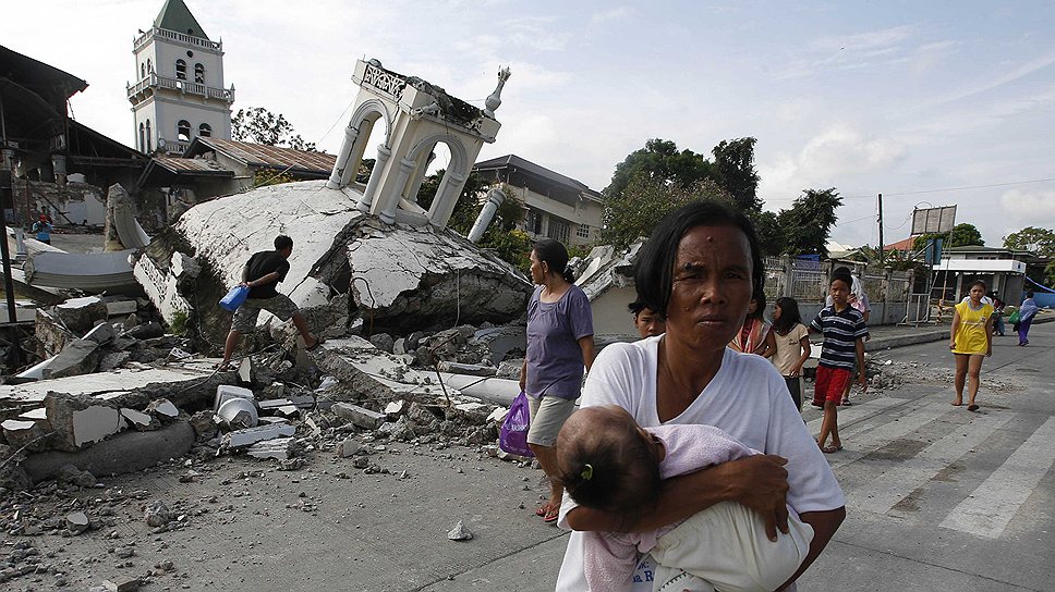 15 октября на Филиппинах произошли два сильнейших за последние 23 года землетрясения магнитудой 7,2 и 5,6 балла по шкале Рихтера соответственно 