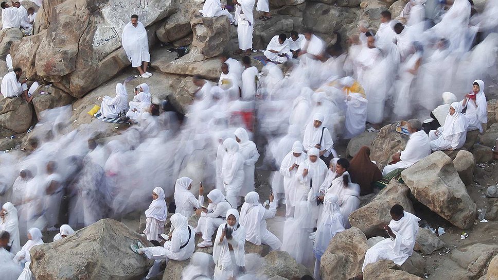 Совершение хаджа неоднократно оборачивалось трагедиями — сотни паломников гибли во время давки или дорожных происшествий