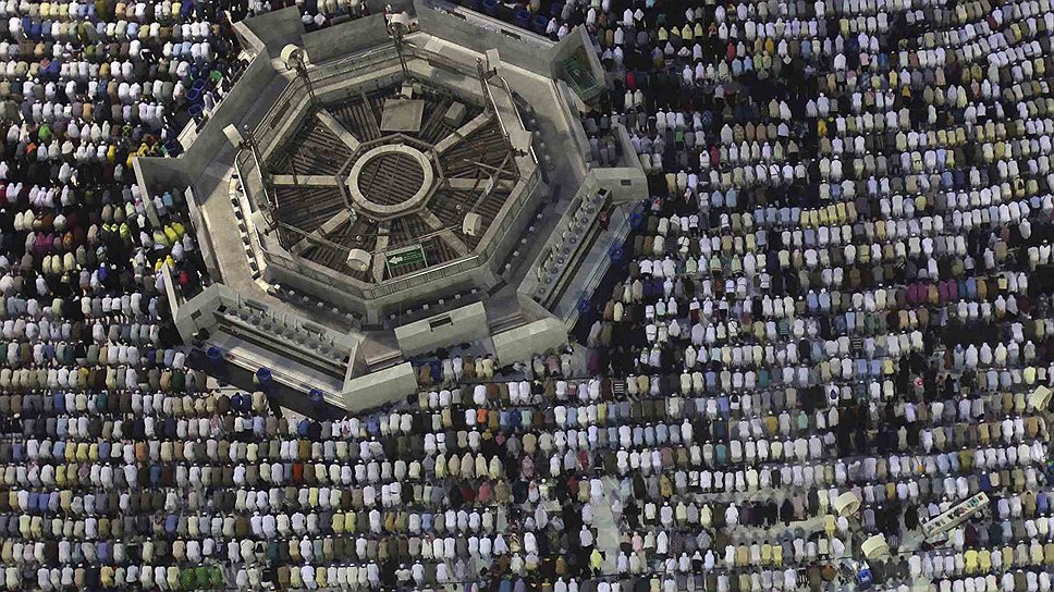 Ежегодно в Мекку, где родился пророк Мухаммед, отправляются около 4 млн паломников