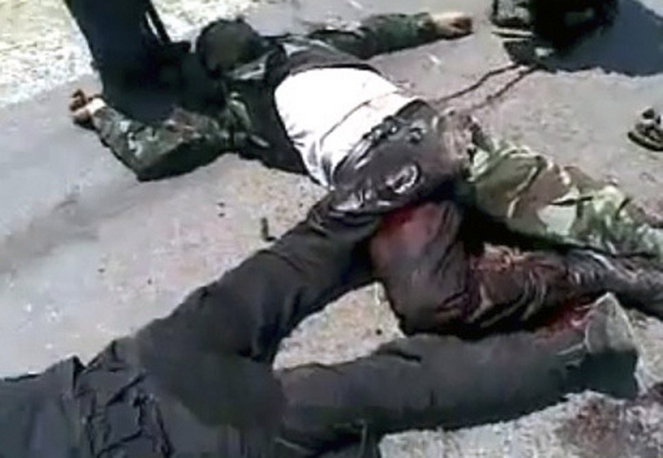 6 июня 2011 года власти Сирии обвинили боевиков в гибели 120 военных в городе Джиср-эш-Шугур. По данным государственного телевидения Сирии, боевики устроили в городе &quot;настоящую бойню&quot;, уродовали тела погибших и сбрасывали их в реку. Противники Башара Асада заявили,  что таким образом силовики попытались подавить назревший в их рядах раскол: многие стражи порядка отказывались идти в атаку на оппозицию, за что и были казнены своими сослуживцами 