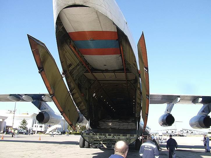 14 октября 2014 года самолет Ил-76 МЧС России, доставивший в Латакию из Раменского 17 тонн гуманитарного груза, на обратном пути забрал в Москву 41 человека, в числе которых россияне и граждане СНГ 
