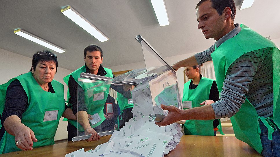 Подсчет бюллетеней на избирательном участке