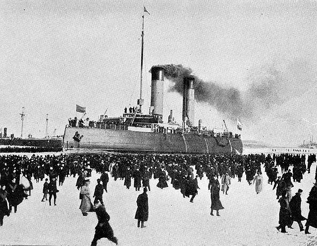 1898 год. Спущен на воду первый в мире ледокол арктического класса «Ермак»
