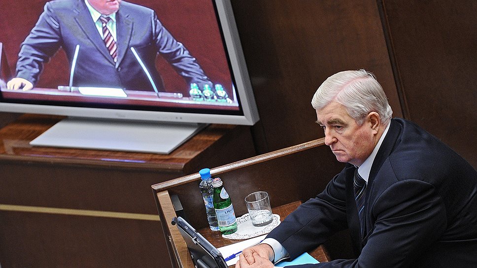 Бывший полпред президента в Совете федерации Александр Котенков (справа)