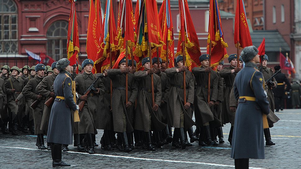 В 2013 году впервые в марше приняли участие офицеры Кремлевского полка