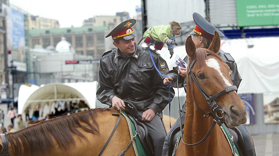 День полиции отмечается в России третий год подряд после вступления в силу нового закона «О полиции» 1 марта 2011 года

