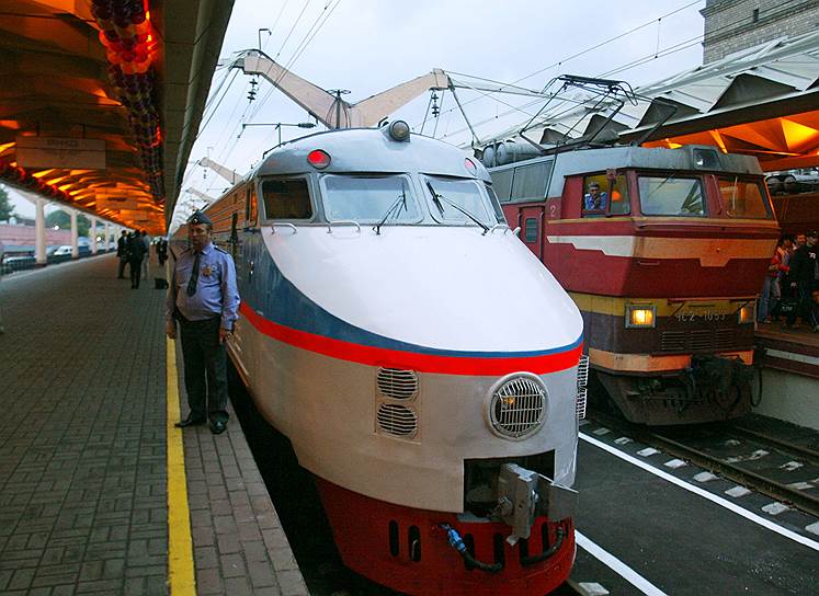 1979 год. Состоялся первый рейс скоростного поезда ЭР-200 «Ленинград-Москва»