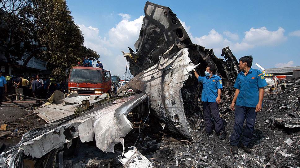 5 сентября 2005 года на жилые кварталы Медана (Индонезия, остров Суматра) рухнул индонезийский Boeing 737-200 авиакомпании «Мандала эйрлайнз». Погибли 111 пассажиров и членов экипажа самолета и около 50 человек на земле