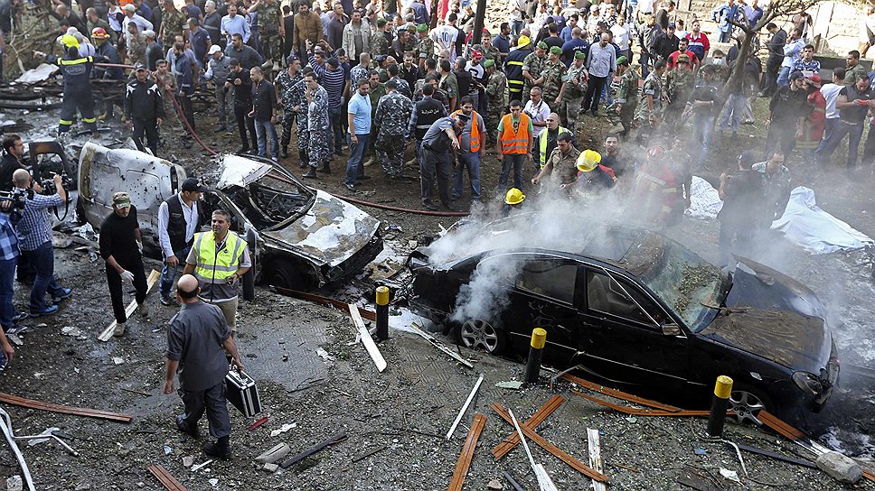 Ответственность за теракты, которые произошли сегодня в столице Ливана, взяла на себя связанная с «Аль-Каидой» военизированная группировка «Бригады Абдуллы Аззама»