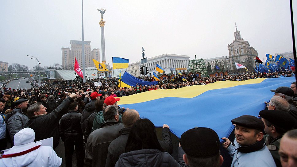 Накануне только в киевскую мэрию поступили 17 заявок на проведение массовых акций в центральной части города. Их организаторами выступили партии «Батькивщина», УДАР, Европейская партия Украины, Украинский союз промышленников и предпринимателей и другие