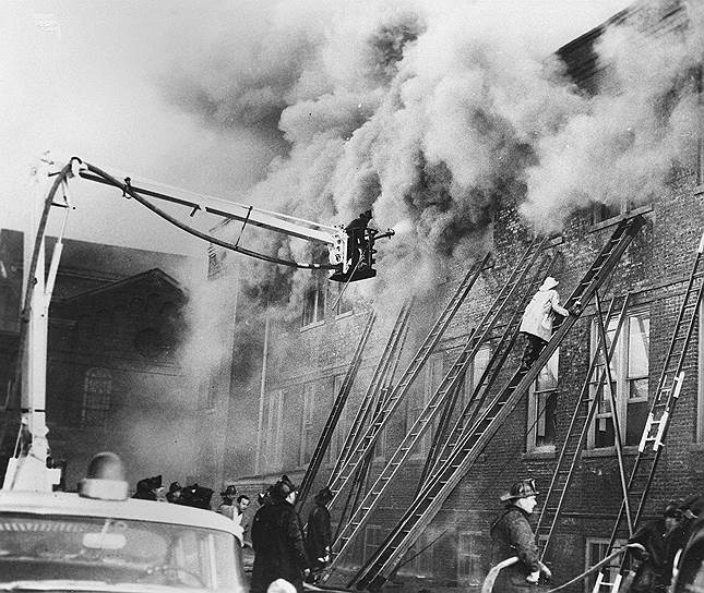 1958 год. В результате пожара в начальной католической школе Чикаго погибли 92 ребенка и три няни 