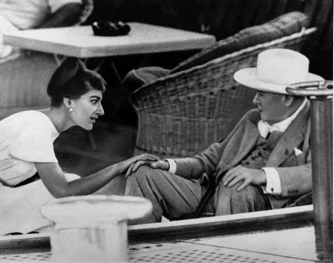 Мария Каллас и бывший премьер-министр Великобритании Уинстон Черчилль во время круиза на яхте Онассиса «Кристина» в 1959 году