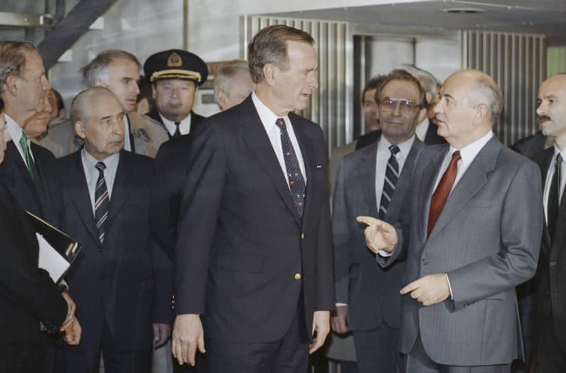 1989 год. Президент США Джордж Буш и глава СССР Михаил Горбачев провели переговоры на пришвартованном на Мальте теплоходе «Максим Горький». Встреча вошла в историю как Мальтийский саммит и считается символическим окончанием холодной войны