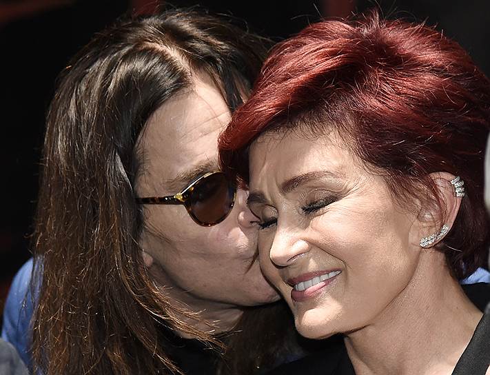 В мае 2016 года стало известно о разладе в семье лидера Black Sabbath. Шэрон Осборн начала бракоразводный процесс, причиной которого стала очередная измена музыканта. Однако позже стало известно, что пара помирилась и сохранила брак