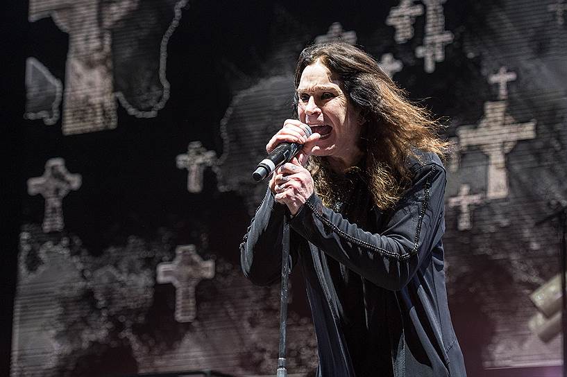 В 2013 году вышел девятнадцатый и последний студийный альбом группы Black Sabbath под названием «13». Это первая студийная запись группы со времен Forbidden (1995) и первая запись с вокалом Оззи Осборна после лайв-альбома Reunion (1998)