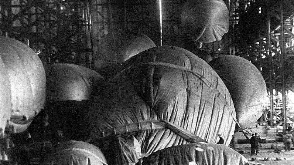 Во время Первой мировой войны дирижабли были основными средствами стратегической разведки. Российские аэростаты распологали  в Луцке, Бердичеве, Белостоке, Лиде, Сализи (близ Петрограда), Брест-Литовске, Ковно, Гродно, где были построены ангары с базами снабжения и питания дирижаблей газом