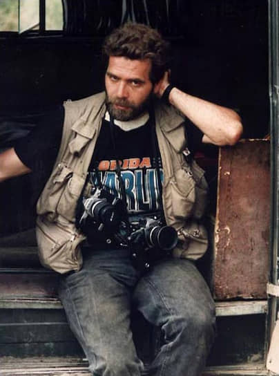 Фотожурналист Андрей Соловьев, сотрудничавший с ТАСС и АР, был убит пулей снайпера во время боя у Дома правительства в Сухуми (Абхазия) 27 сентября 1993 года