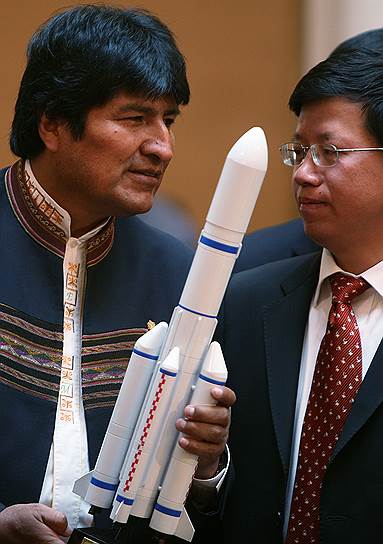 2013 год. Китай успешно запустил совместный с Боливией спутник Tupac Katari 1