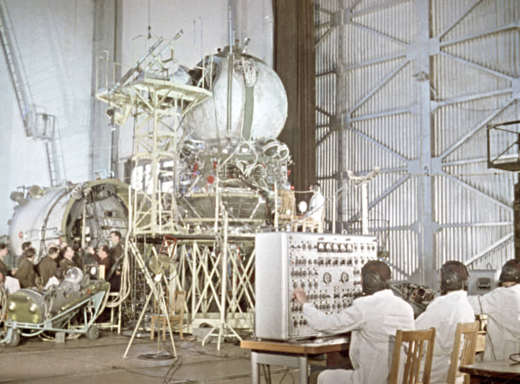 1960 год. В СССР создан Центр подготовки космонавтов. Сейчас он носит имя Юрия Гагарина и располагается в Звездном городке