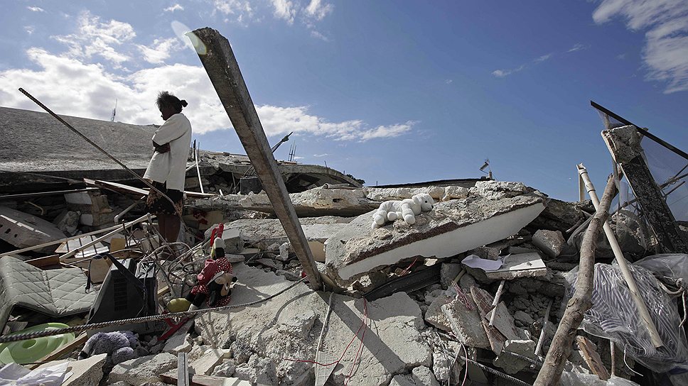 2010 год. При землетрясении на Гаити погибло более 200 тыс. человек, более 300 тыс. получили ранения, без вести пропали 869 человек