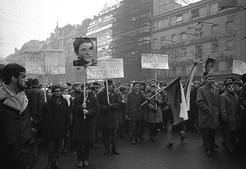 1969 год. Чешский студент Ян Палах выполнил акт самосожжения в Праге на Вацлавской площади в знак протеста советскому вторжению 1968 года