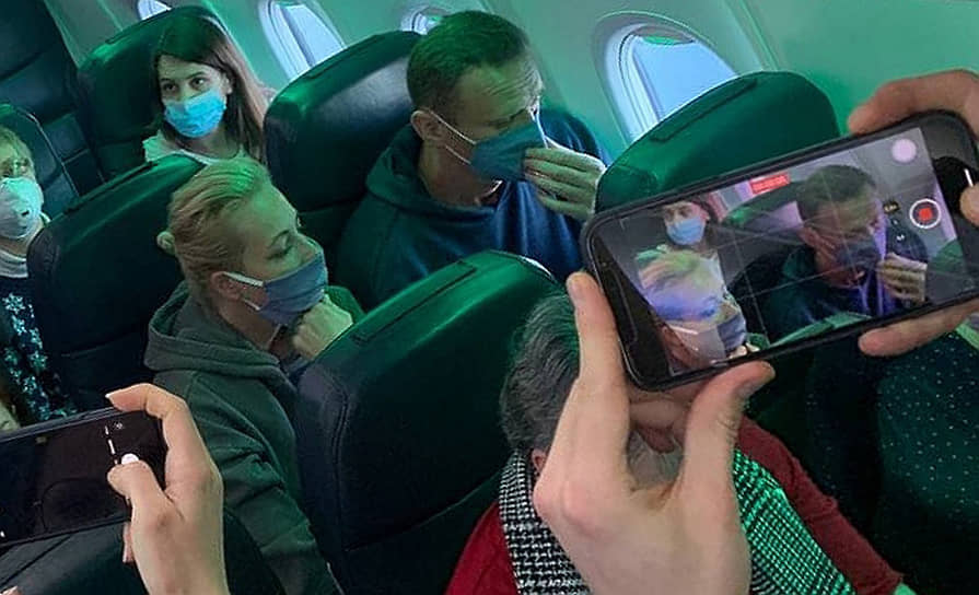 2021 год. В Москве в аэропорту Шереметьево после возвращения из Германии был задержан блогер Алексей Навальный