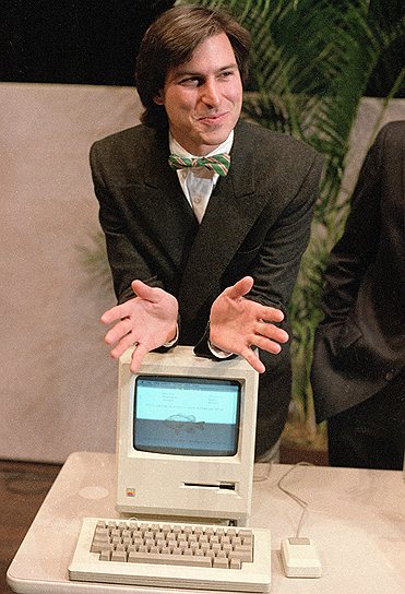 1984 год. Первый персональный компьютер Apple Macintosh с компьютерной мышью и графическим пользовательским интерфейсом представлен на Super Bowl XVIII