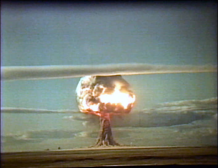 12 августа 1953 года на Семипалатинском ядерном полигоне в Казахской ССР прошли испытания первой в мире водородной бомбы